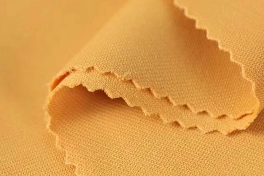 Polyester-Ammonien-Strickstoff